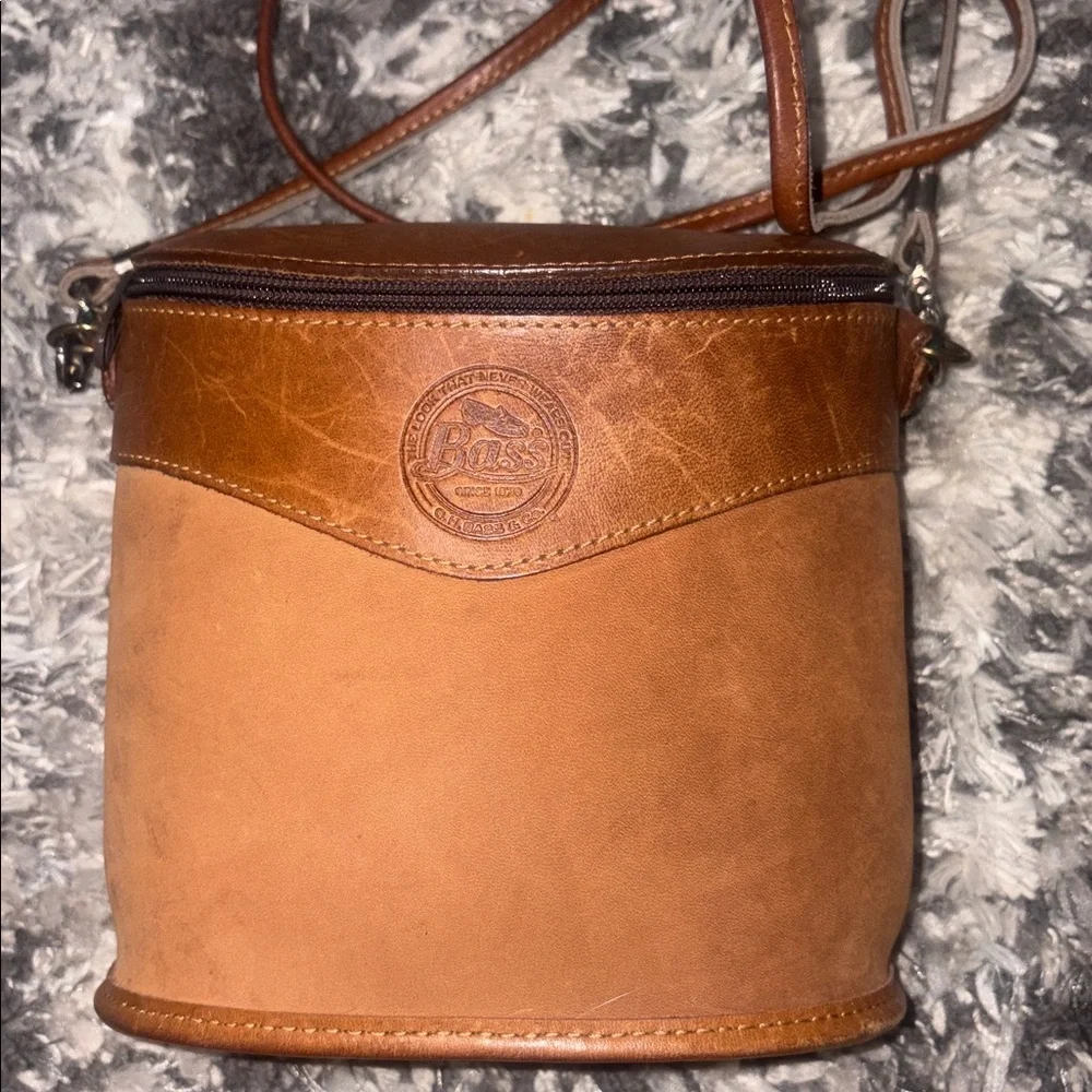 G.H Bass & Co Brown Leather Crossbody Bag - Picture 2 of 8